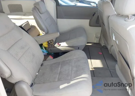 2008 Chrysler Town & Country Touring из США, поврежденный, VIN 2A8HR54P48R690617